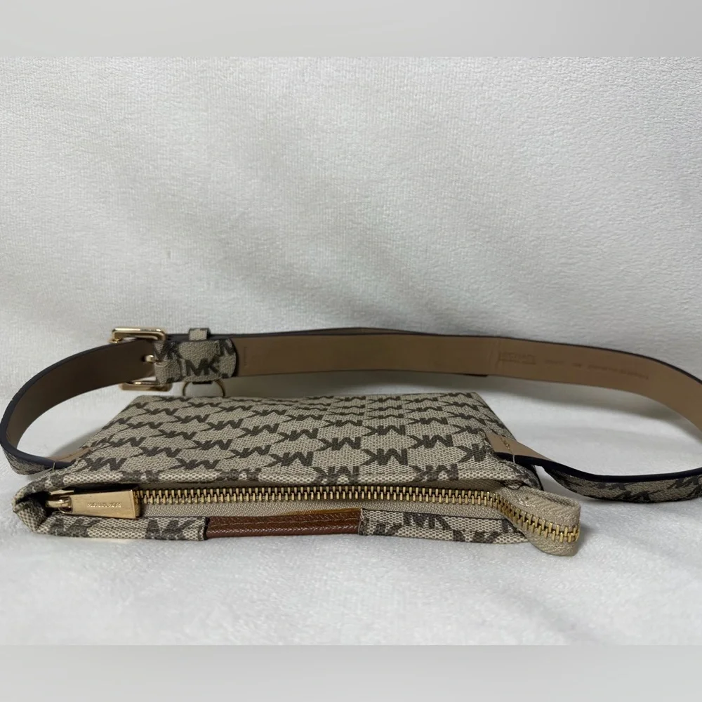 Michael Kors Women's Cream and Tan
Belt Bag - Picture 11 of 14